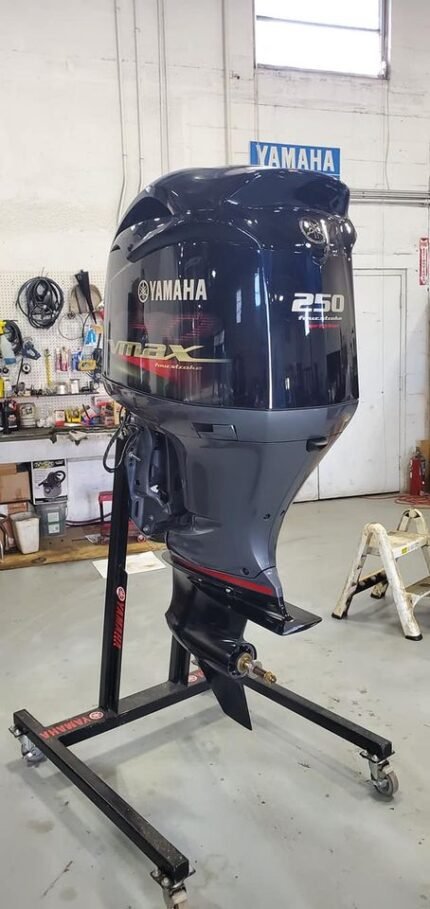 2021 Yamaha VMAX SHO 250 HP 4-Stroke 25″ (L)